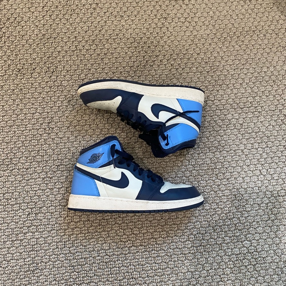 Air Jordan 1 Retro High OG Obsidian UNC